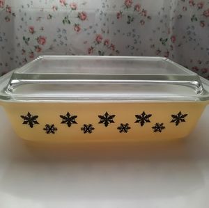 Pyrex Snowflake Baking Dish